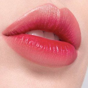 Laneige two-tone lipstick - No 2 Red Blossom